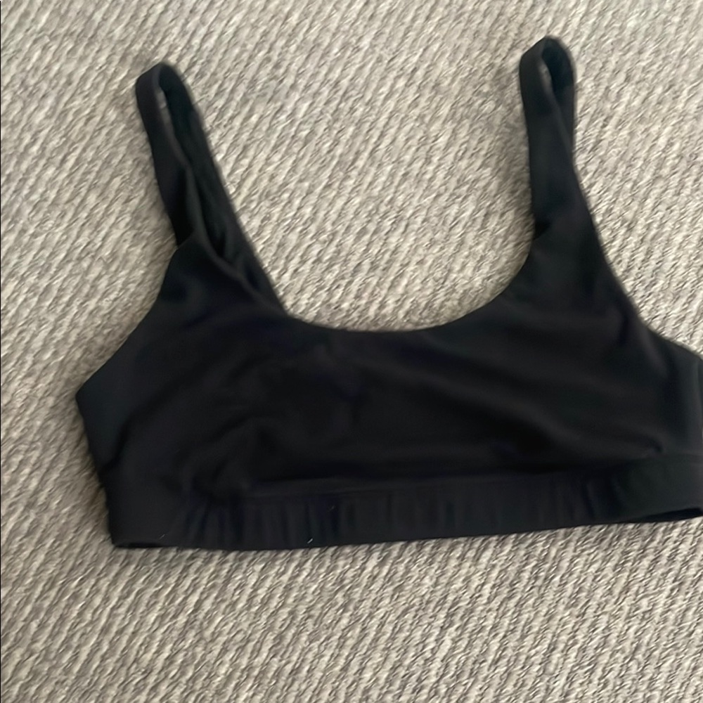 Black Vuori  Sports Bra